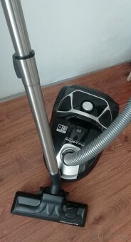 Predám vysávač - 2