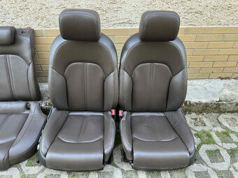 Sedadlá Comfort (hnedá koža) + tapacíre (hnedá Alcantara) Au - 2