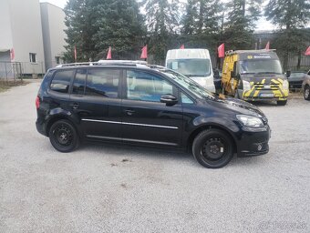 Volkswagen Touran 2.0 TDI Highline - 2