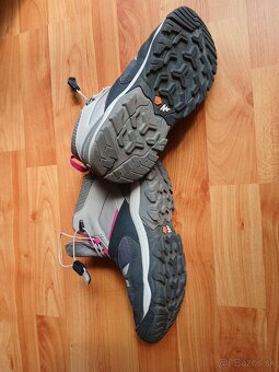 Predám dievčenské turistické topánky - 2