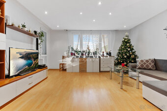 Na predaj 3 izbový byt s loggiou - 2