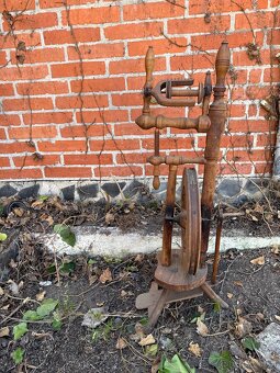 Dreveny kolovratok - 2