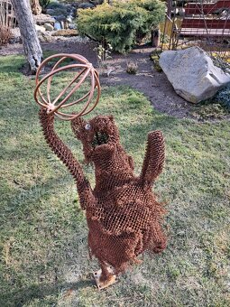 Skulptúra...veselý pes - 2