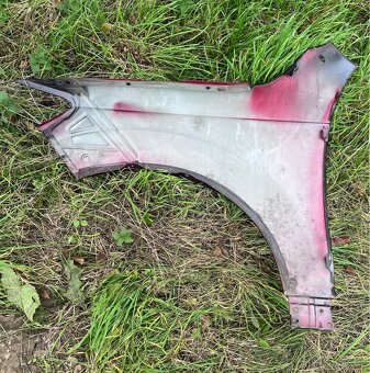 Audi Q7 pravy predny blatník - 2