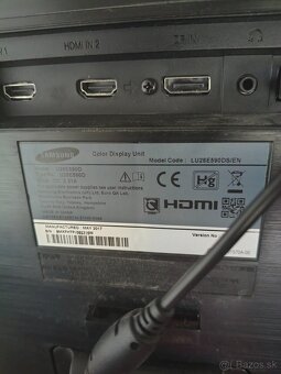Samsung 28 4K UE590 - 2