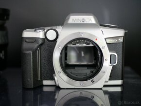 Minolta Dynax 5 + Minolta AF 28-105 xi - 2