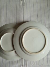 Biele neznačené porcelánové taniere cca 90 rokov stare - 2
