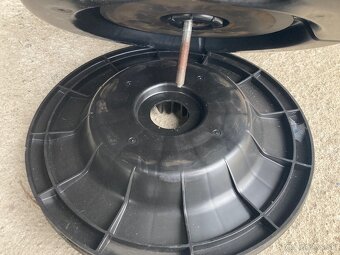 Predám subwoofer mazda 6 spolu s úpravou na plnohodnotnú rez - 2