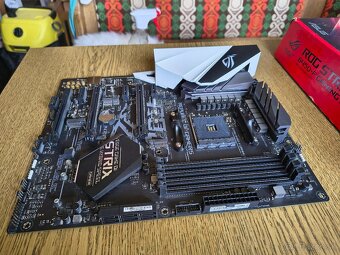 ASUS ROG STRIX B450 F GAMING II AM4 + AMD R5 1400 - 2