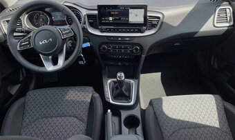Ceed SW 1.5 T-GDi, 103kW, M6, Silver Silver pack MY25 - 2