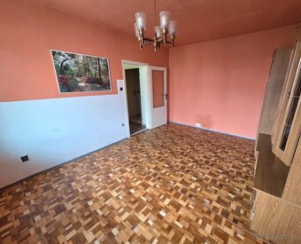 Predáme 1 -izbový byt s balkónom v Štúrove. - 2