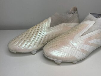 Adidas Predator Accuracy+ PRO FG 39 1/3 - 2