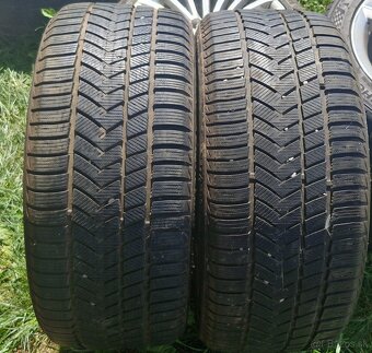 255/40 r19 - 2