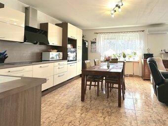 Viacgeneračný 6-izbový dom - 2