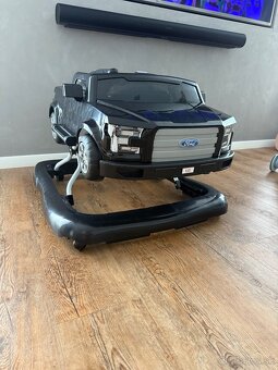 Chodítko Bright starts Ford autíčko - 2