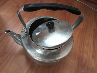 starý hliníkový čajník - 2