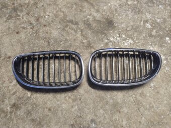 Predám chrómové mriežky BMW E60 E61 - 2