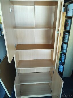 36  Knižnica s dvierkami - 2