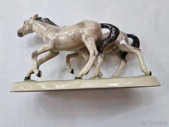 Soška cvalajuce kone - 2