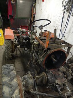 Malotraktor 4x4 Tatra 805 - 2