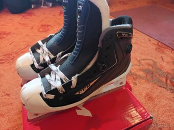 BRANKÁRSKE KORČULE CCM RIBCOR 44K JR, velikost 5D, EUR38.5 - 2