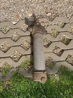 Hydraulický valec - 2