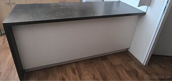 Predám kuchynský Ostrovcek so stolom a stoličkami - 2