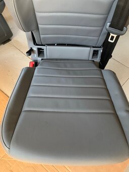 Prostřední kožené sedadlo VW Multivan T7 v Top Stavu - 2