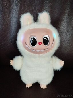 Labubu 17cm svieti a spieva - top stav - 2