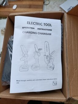 Mini elektrická píla na batérie - 2