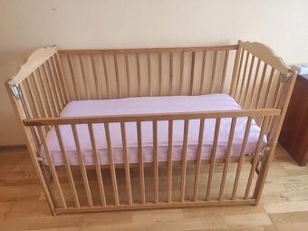 Drevená postieľka aj s matracom a chráničom - 2