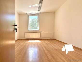 Podnájom - Kancelária č.7 - 16,74 m2 - Nitra, Staré mesto - 2