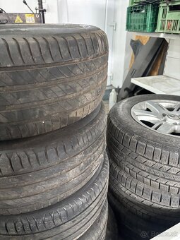 Michelin 235/45 R17 - 2