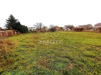 Výnimočný stavebný pozemok s výmerou 1270 m2 v tichej... - 2