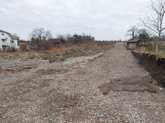 stavebný pozemok Boliarov - 22 km od Košíc, súkromná ulica - 2