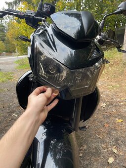 Kryt predného svetla Kawasaki Z750 - 2