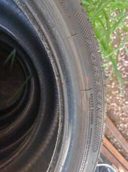 R17 205/45 pneu M+s - 2