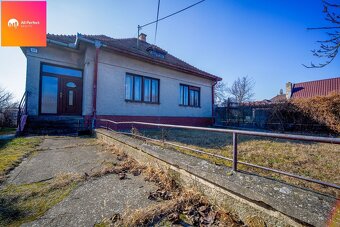 Na predaj rodinný 3,5 izbový dom pred rekonštrukciou v Šinta - 2