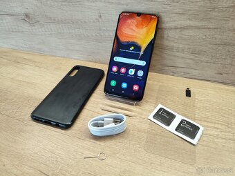 Samsung Galaxy A50 dual SIM - 128GB/4GB RAM - super stav - 2