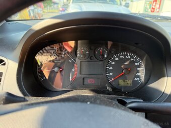 Predám SEAT CORDOBU 1.4benzín 2001 - 2