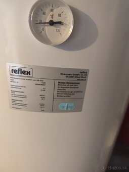 Predám tlakovú nádrž na vodu 200l - 2