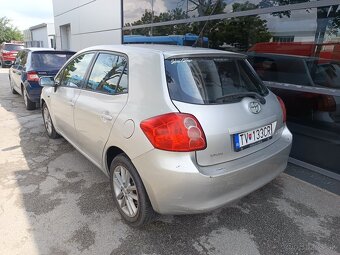 Auris 1,6 93kw 2009 - 2