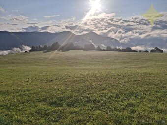 Pozemok 2400 m2 / samota s výhľadom / možnosť výstavby - 2