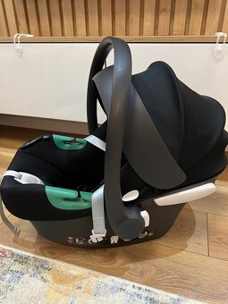 Autosedačka Cybex Aton B2 i-Size  farba black so základňou - 2