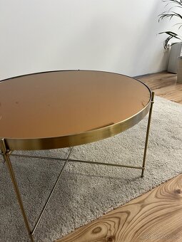 Krásny zlatý stolík - 2