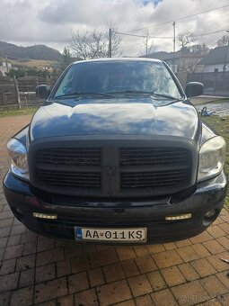Predám Dodge RAM 4.7 V8 - 2