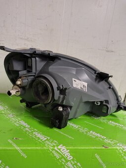 Toyota Yaris predné ľavé svetlo - 2