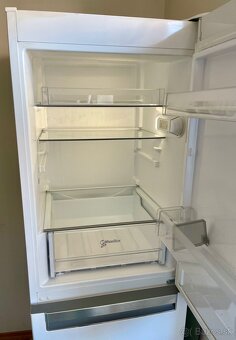 Chladnička s mrazničkou Whirpool BLF 7121 W - 2