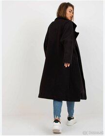 Dámsky čierny kabát č. 44 - 2