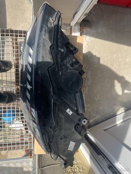 Predné svetlo Audi Q7 metrix 4M0 941 039C - 2